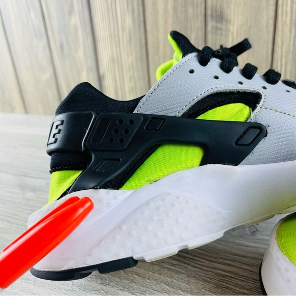 Nike Boys Huarache Run 654275-015 Gray Running Shoes Sneakers Size: 7Y - Picture 15 of 16